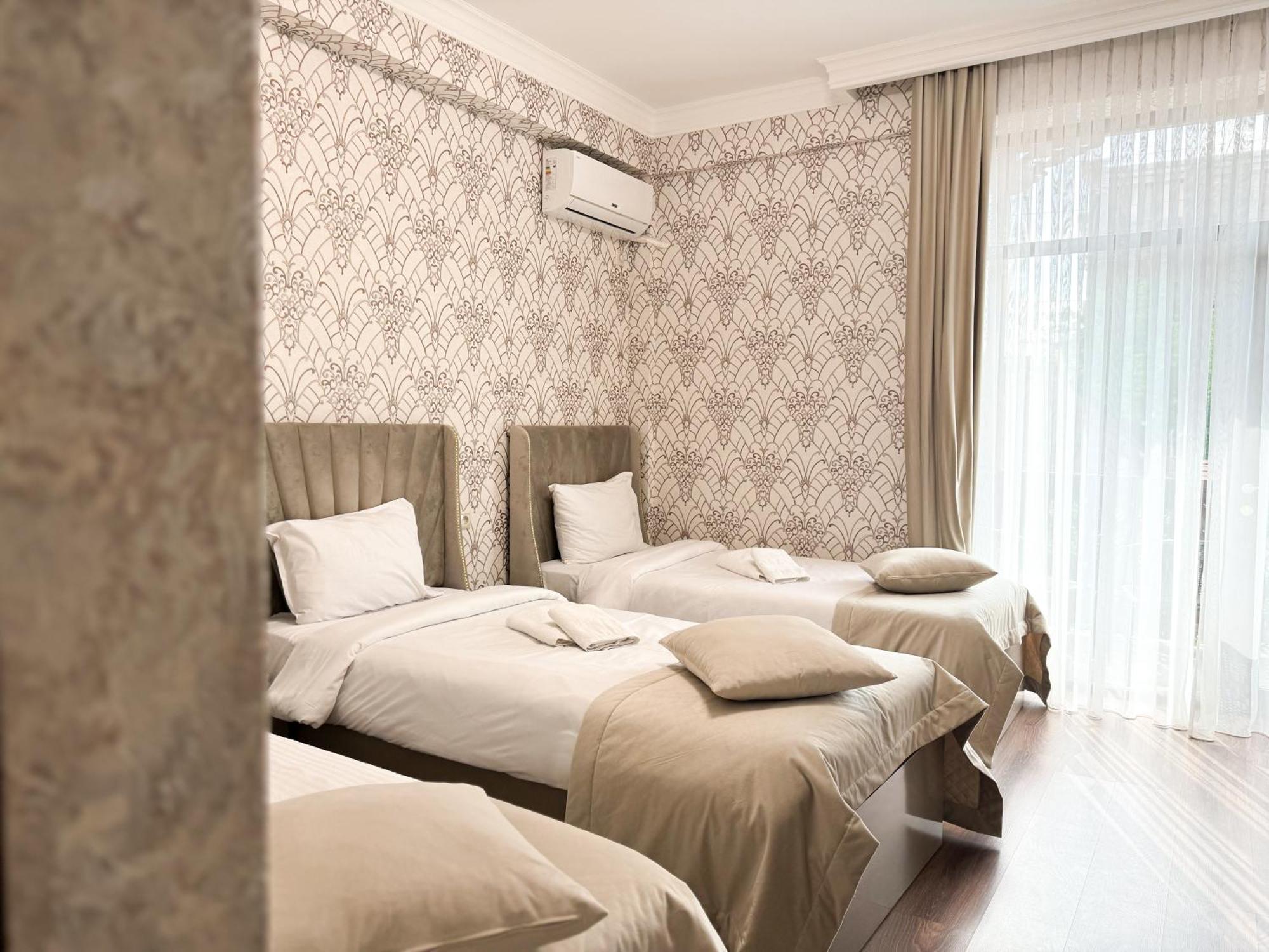 Armenia Hotel Erivan Zimmer foto