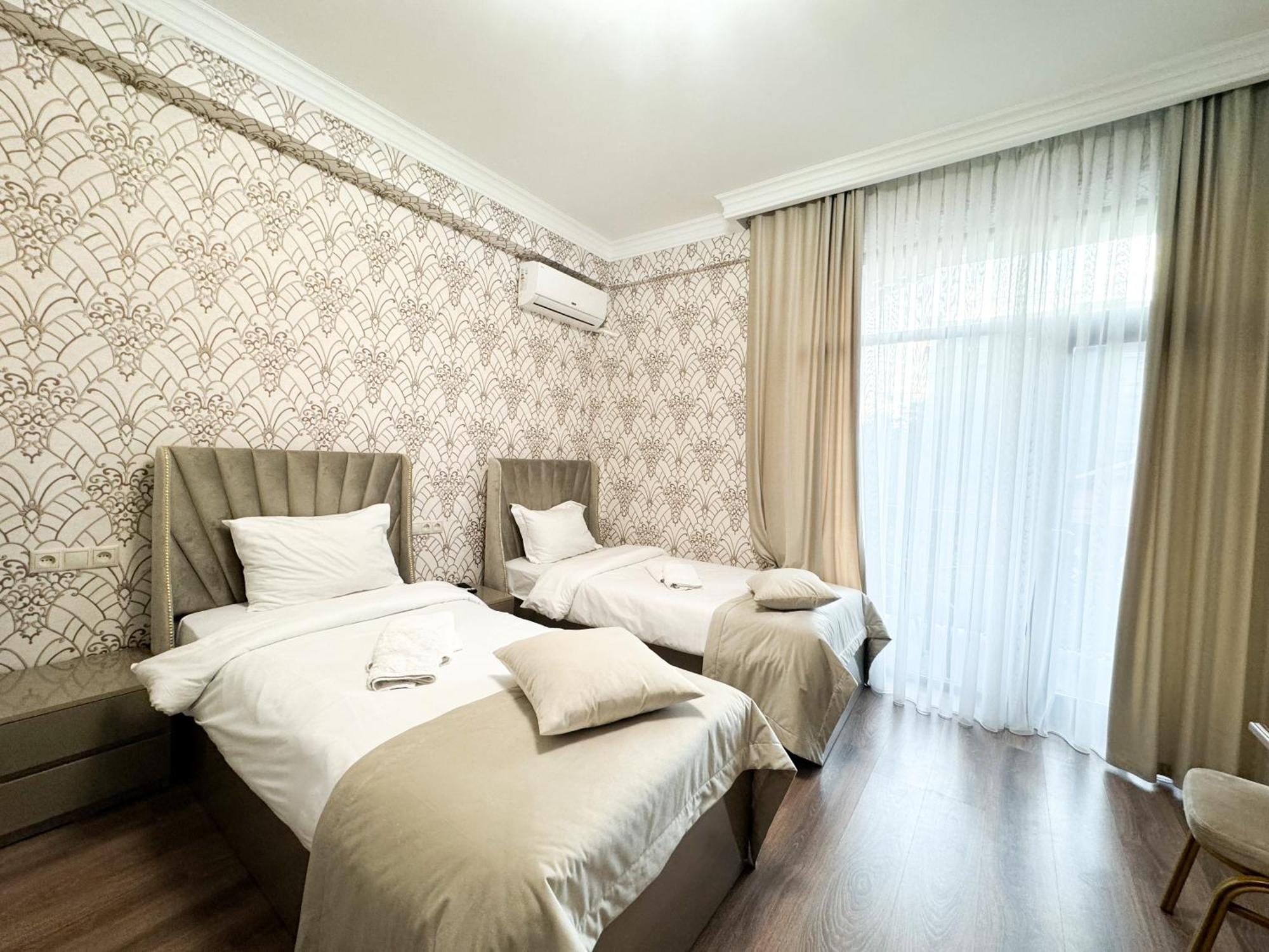Armenia Hotel Erivan Exterior foto