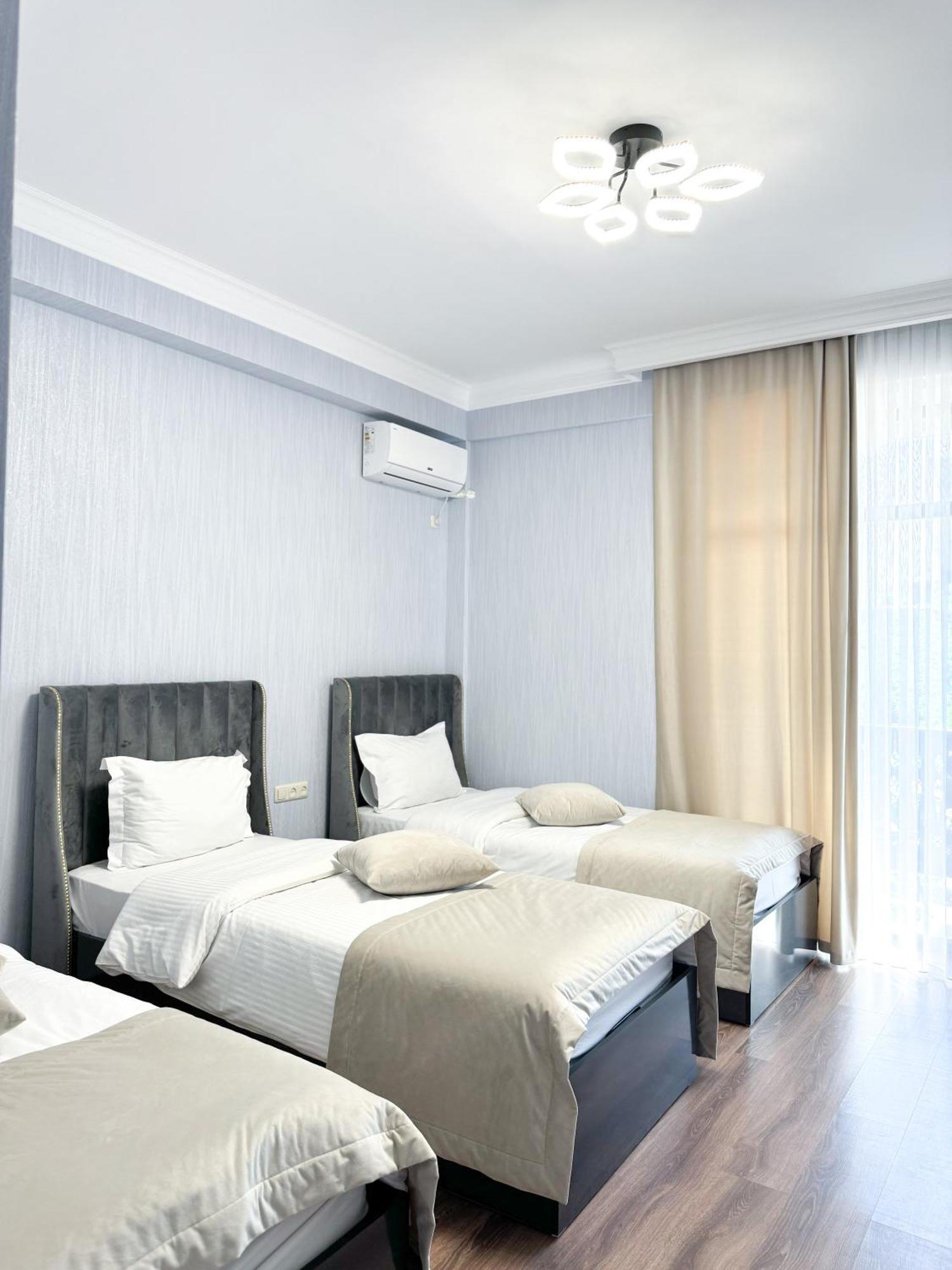 Armenia Hotel Erivan Exterior foto