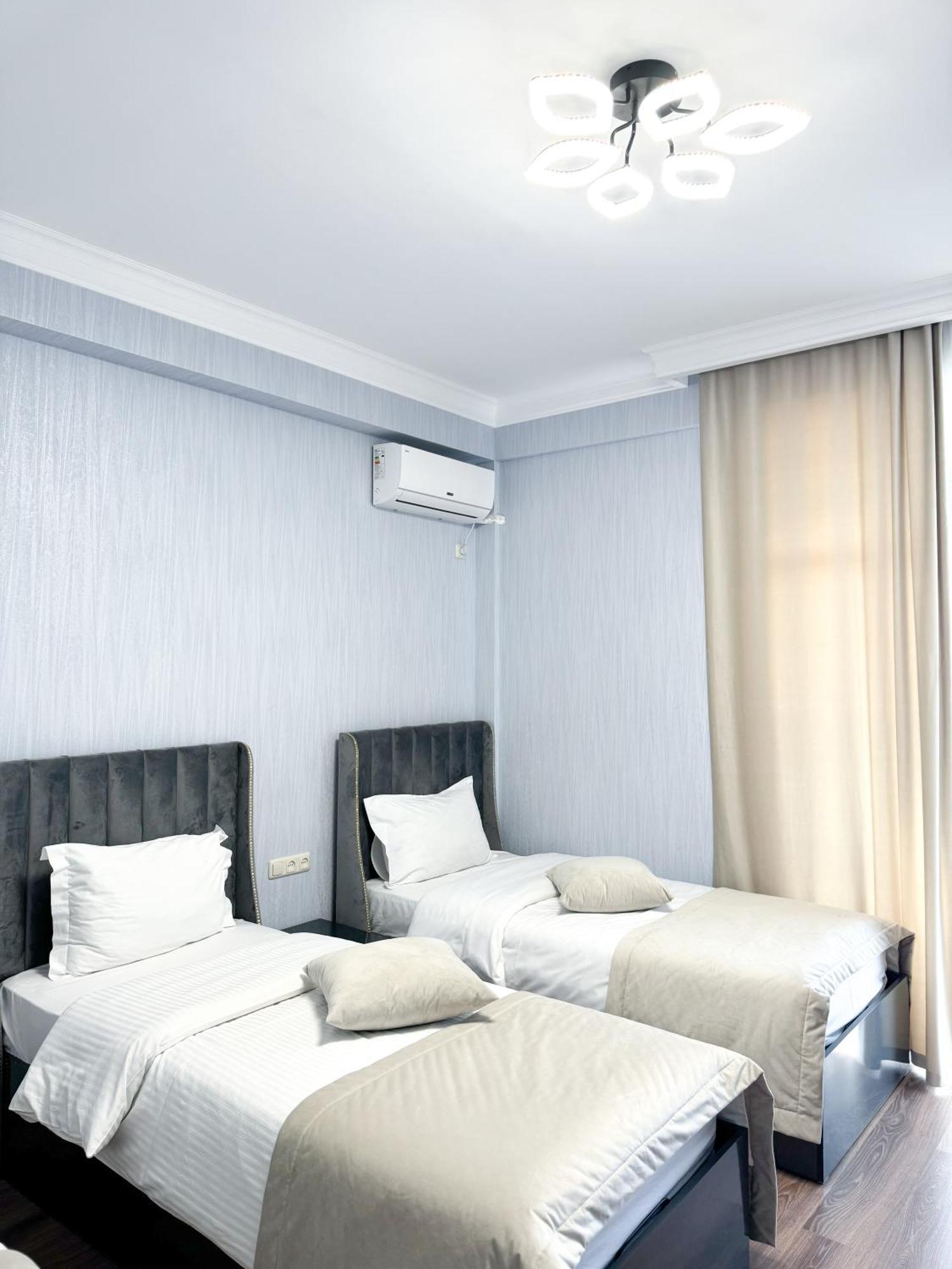 Armenia Hotel Erivan Exterior foto