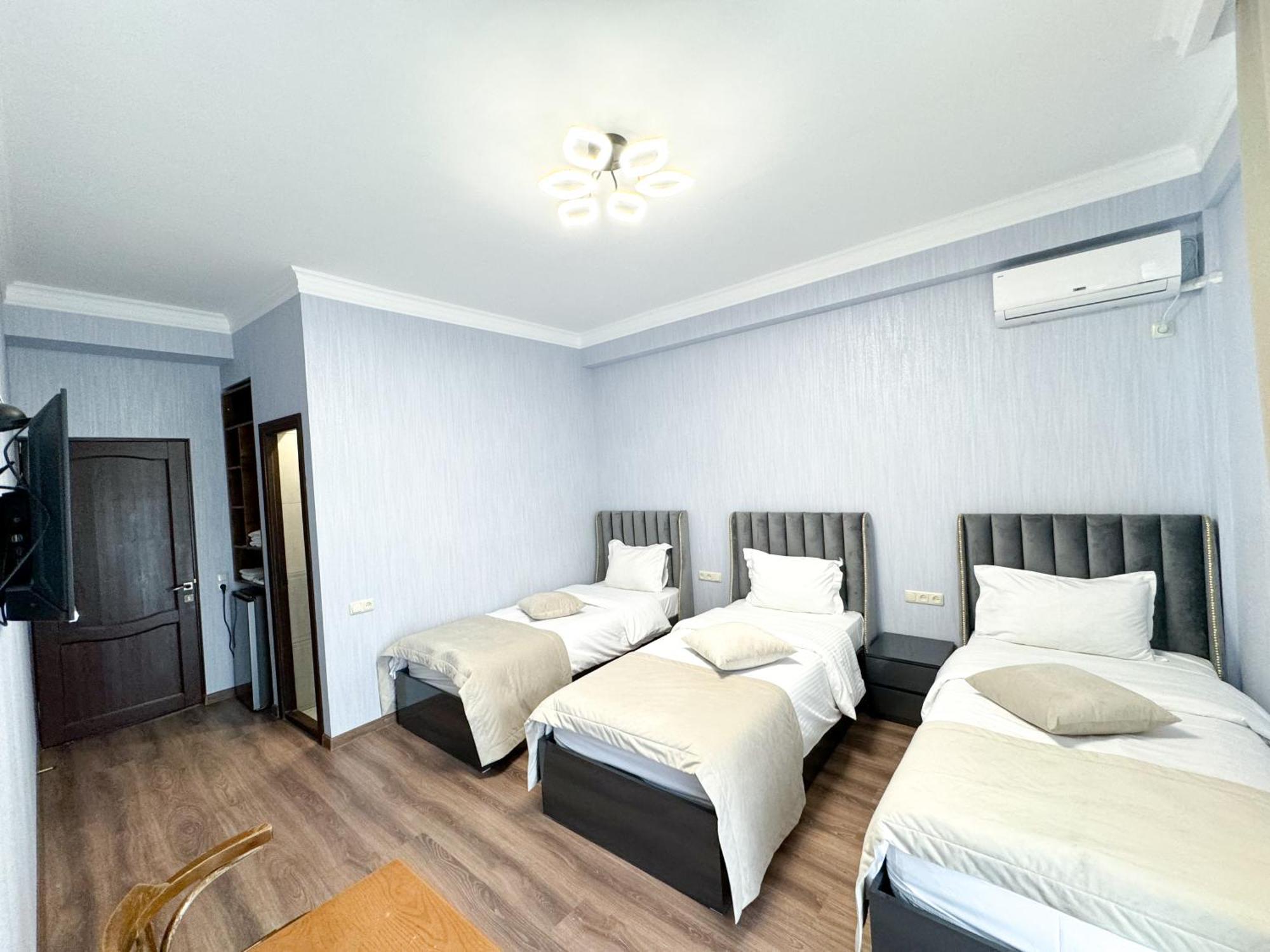 Armenia Hotel Erivan Exterior foto