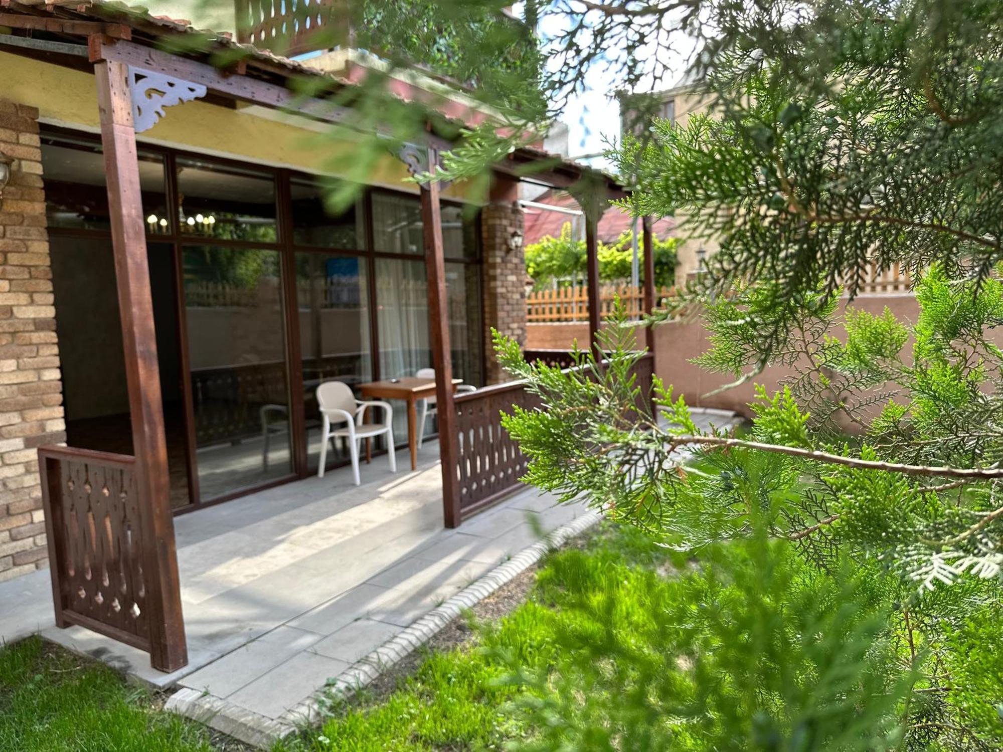 Armenia Hotel Erivan Exterior foto